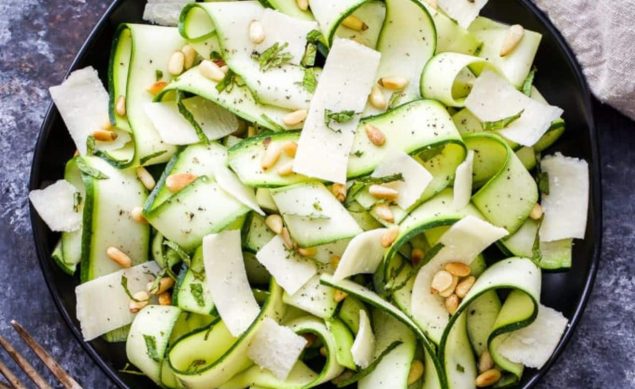 La salade de courgettes crues